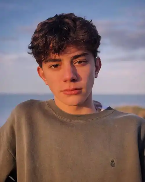 6686体育钻石作者萌面女儿