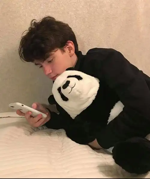 6686体育海外作者Remy