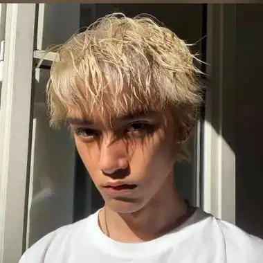 6686体育钻石作者短发情长