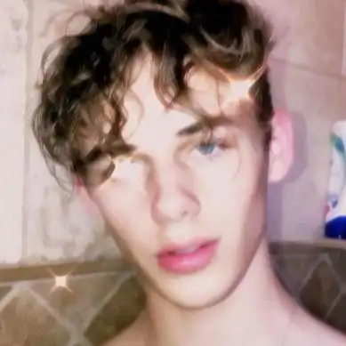 6686体育铁牌作者Rosa