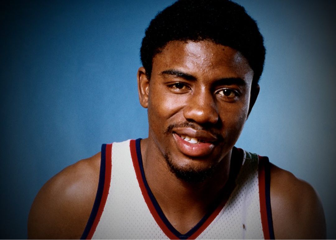 紫百合官方：向理查德森的父亲、前NBA后卫迈克尔致哀