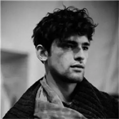 6686体育金牌作者Briar