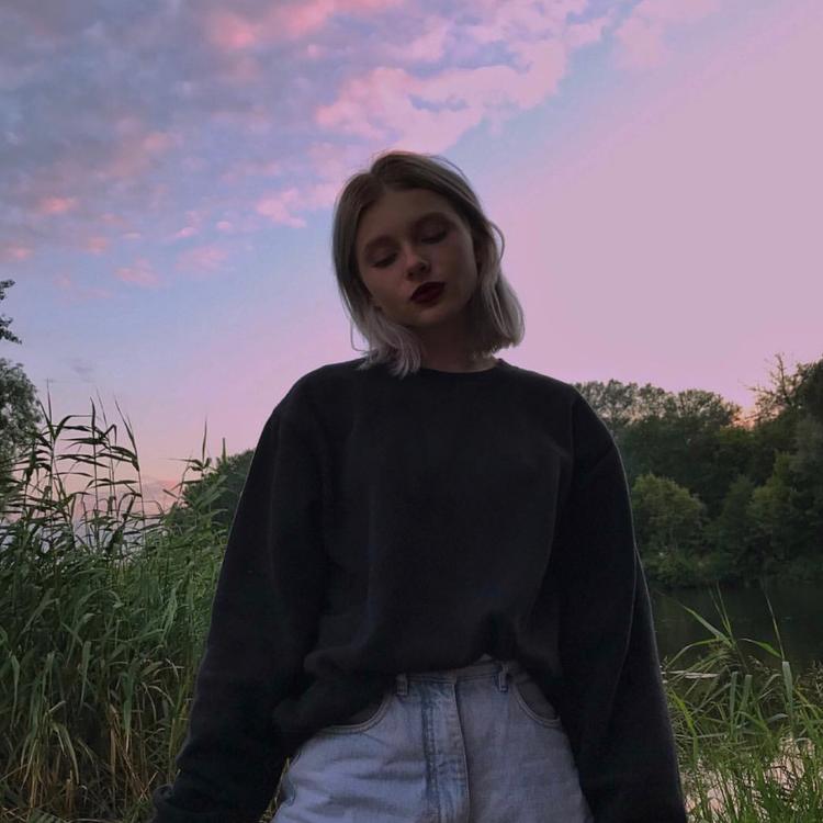 6686体育特邀作者湛蓝玫瑰