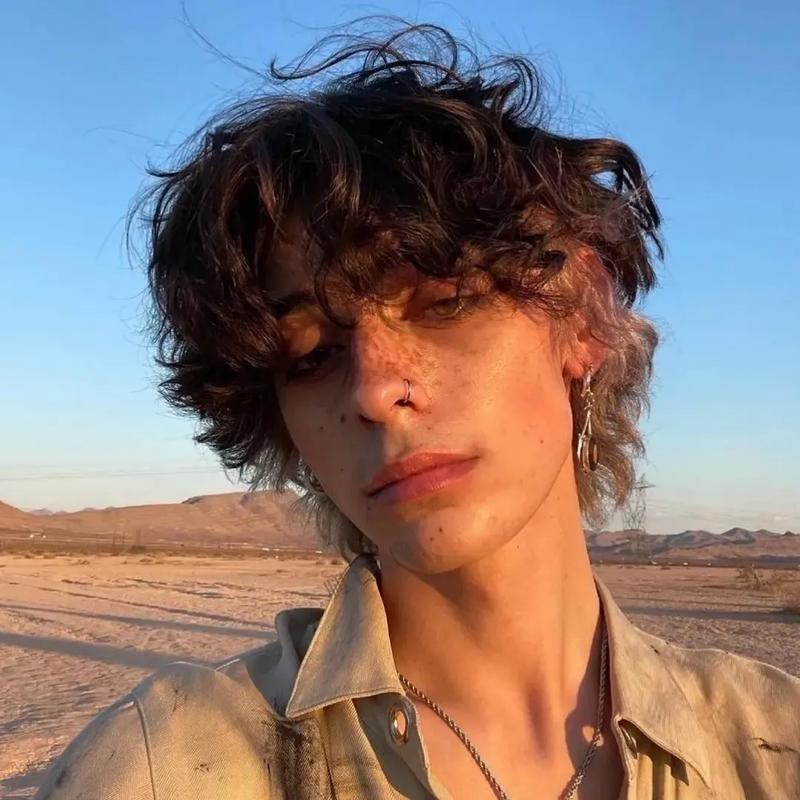 6686体育海外作者James